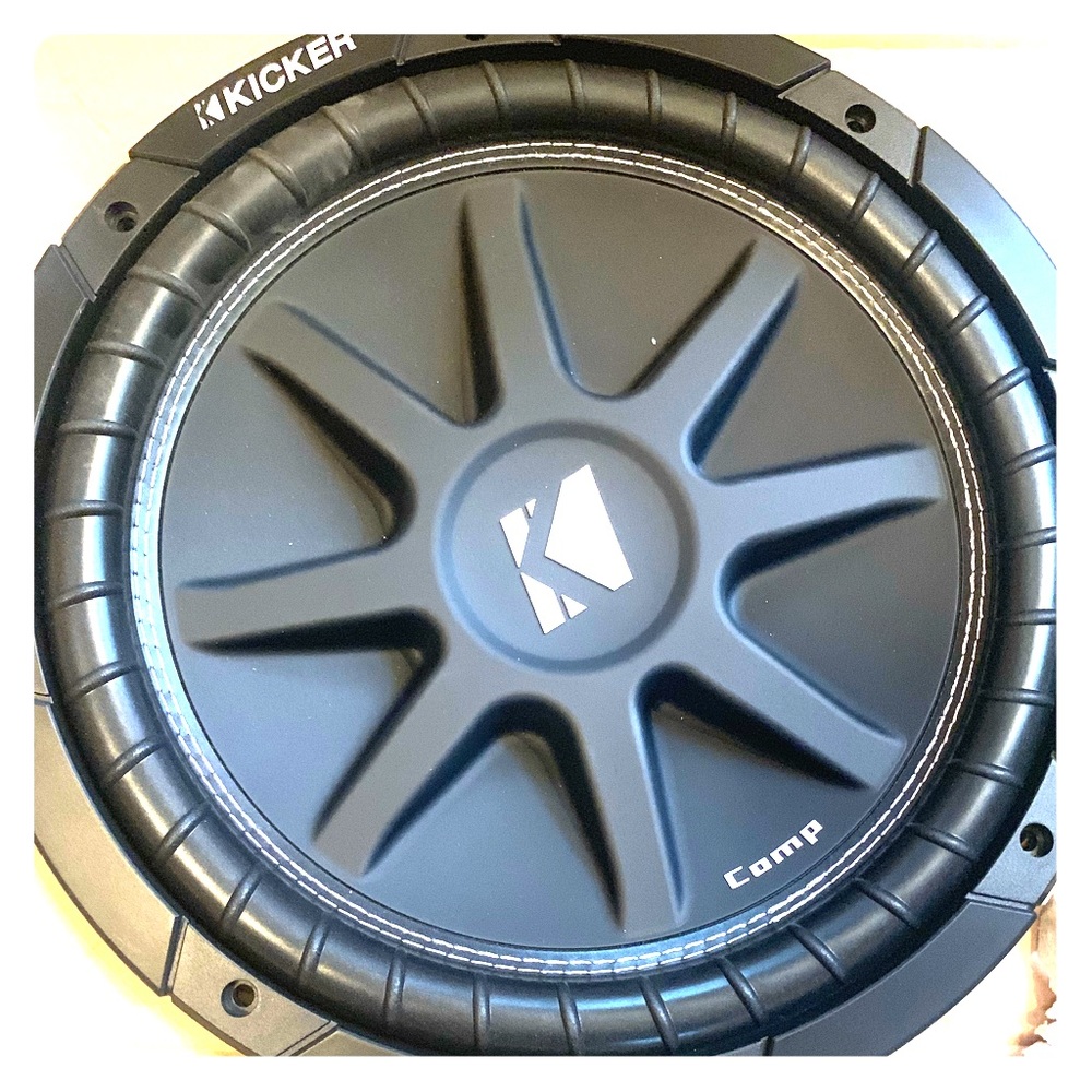 12 inch kicker comp vr sub